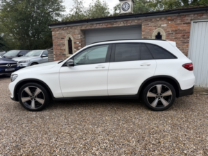 2019 Mercedes-Benz Glc 2.1 Glc220d Urban Edition in White — image 4