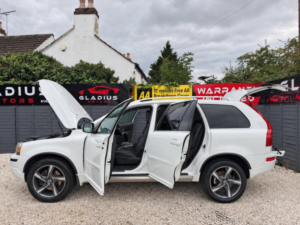 2013 Volvo Xc90 2.4 D5 R-Design Geartronic 4WD Euro 5 5dr in White — image 5