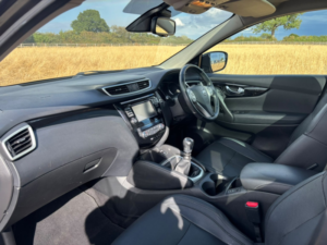 2017 Nissan Qashqai 1.6 Dig-T Tekna in Black — image 2