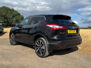 2017 Nissan Qashqai 1.6 Dig-T Tekna in Black — image 3