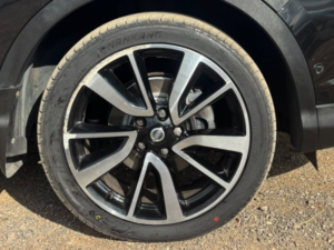 2017 Nissan Qashqai 1.6 Dig-T Tekna in Black — image 5