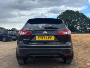 2017 Nissan Qashqai 1.6 Dig-T Tekna in Black — image 6