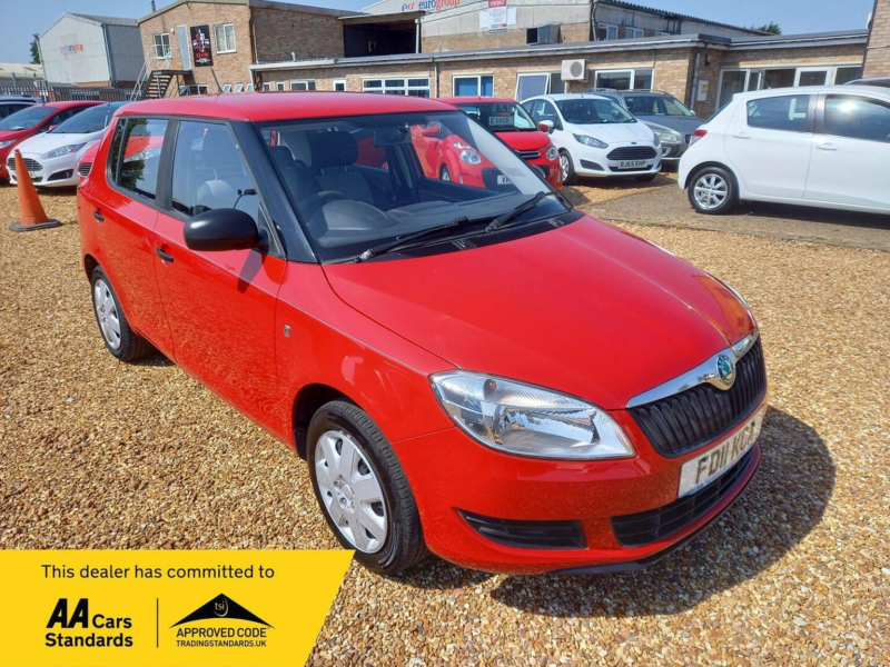 2011 Skoda Fabia 1.2 S Euro 5 5dr in Red — image 1