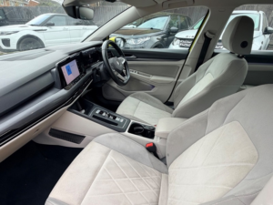2020 Volkswagen Golf Style Etsi DSG in Yellow — image 2