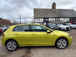 2020 Volkswagen Golf Style Etsi DSG in Yellow — image 3