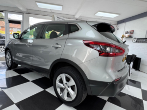 2019 Nissan Qashqai 1.3 Dig-T Acenta Premium Euro 6 (s/s) 5dr in Silver — image 4