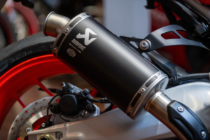 2025 Yamaha Xsr900 Gp *one Owner - Only 3 Miles From New* in Red — image 6