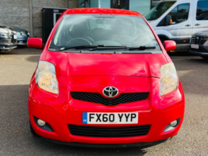2010 Toyota Yaris 1.33 Dual Vvt-I Tr Hatchback 5dr Petrol Manual Euro 4 (s/s) (101 Ps) in Red — image 3