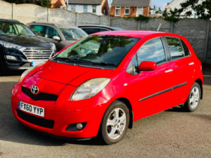 2010 Toyota Yaris 1.33 Dual Vvt-I Tr Hatchback 5dr Petrol Manual Euro 4 (s/s) (101 Ps) in Red — image 4