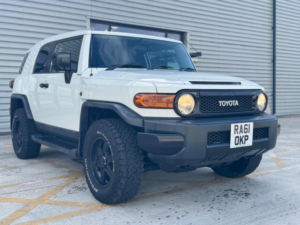 2011 Toyota Fj Cruiser in White — image 5
