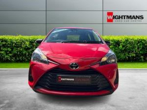 2019 Toyota Yaris 1.0 Vvt-I Active in Red — image 2