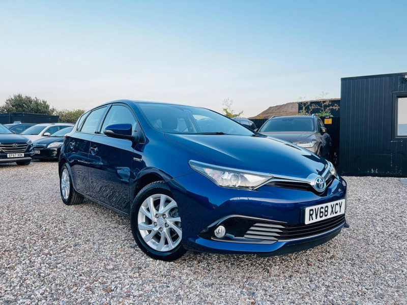2018 Toyota Auris 1.8 Vvt-H Icon Tech CVT Euro 6 (s/s) 5dr in Blue — image 1