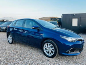 2018 Toyota Auris 1.8 Vvt-H Icon Tech CVT Euro 6 (s/s) 5dr in Blue — image 5