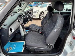 2005 MINI Hatch 1.6 One Euro 4 3dr in Silver — image 4