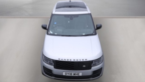 2018 Land Rover Range Rover 2.0 P400e 12.4kwh Vogue in Silver — image 2
