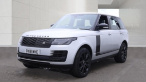 2018 Land Rover Range Rover 2.0 P400e 12.4kwh Vogue in Silver — image 3