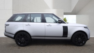 2018 Land Rover Range Rover 2.0 P400e 12.4kwh Vogue in Silver — image 4