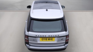 2018 Land Rover Range Rover 2.0 P400e 12.4kwh Vogue in Silver — image 5