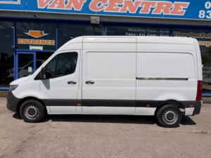 2023 Mercedes-Benz Sprinter 2.0 315 Cdi Progressive Panel Van 5dr Diesel Manual Fwd L2 H2 Euro 6 150 Ps in White — image 4
