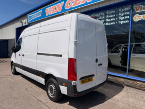 2023 Mercedes-Benz Sprinter 2.0 315 Cdi Progressive Panel Van 5dr Diesel Manual Fwd L2 H2 Euro 6 150 Ps in White — image 5