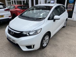 2017 Honda Jazz 1.3 I-Vtec Se Navi in White — image 6
