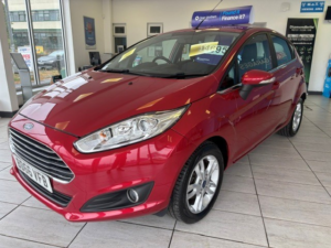 2016 Ford Fiesta 1.0 T Ecoboost Zetec in Red — image 2