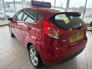 2016 Ford Fiesta 1.0 T Ecoboost Zetec in Red — image 3
