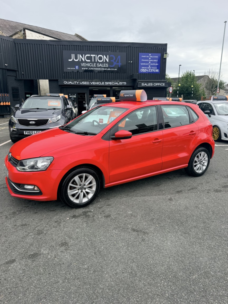 2014 Volkswagen Polo 1.0 Bluemotion Tech Se in Red — image 1