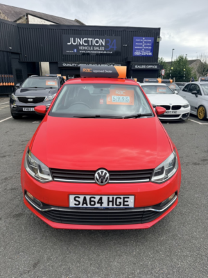 2014 Volkswagen Polo 1.0 Bluemotion Tech Se in Red — image 2