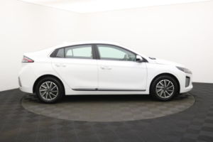 2021 Hyundai Ioniq 38.3kwh Premium Hatchback 5dr Electric Auto (136 Ps) in White — image 2