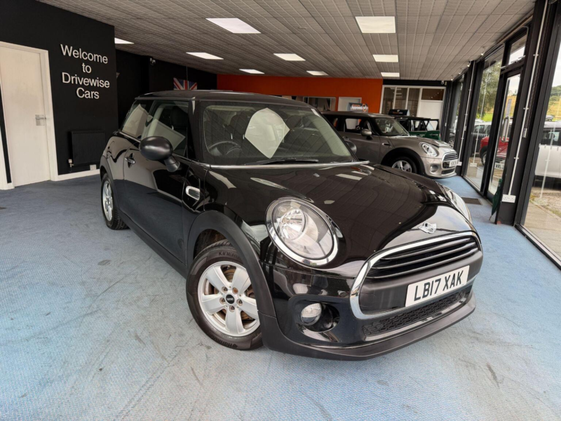2017 MINI Hatch 1.2 One Euro 6 (s/s) 3dr in Black — image 1
