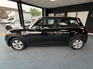 2017 MINI Hatch 1.2 One Euro 6 (s/s) 3dr in Black — image 6