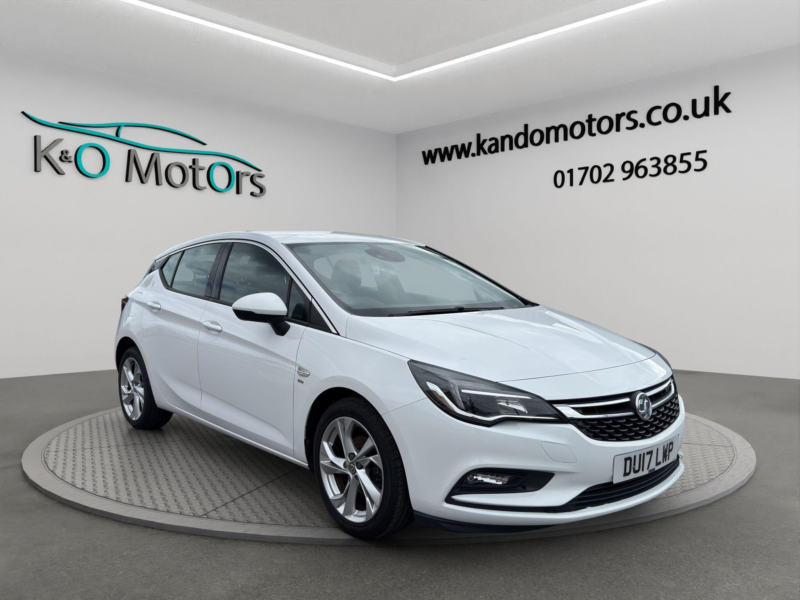 2017 Vauxhall Astra 1.4i Sri Euro 6 5dr in White — image 1