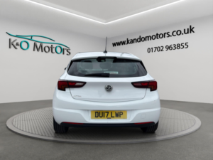 2017 Vauxhall Astra 1.4i Sri Euro 6 5dr in White — image 5