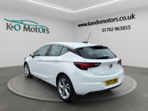 2017 Vauxhall Astra 1.4i Sri Euro 6 5dr in White — image 6