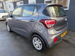 2017 Hyundai I10 1.0 Se Euro 6 5dr in Grey — image 4