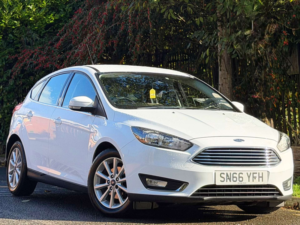 2016 Ford Focus 1.0t Ecoboost Titanium Hatchback 5dr Petrol Auto Euro 6 (s/s) (125 Ps) in White — image 4