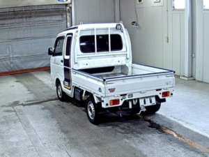 2018 Suzuki Carry Wagon Large Cab Pickup Truck in White — image 3