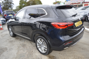 2022 MG MG Hs 1.5 T-Gdi 16.6kwh Exclusive in Black — image 4