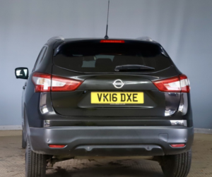 2016 Nissan Qashqai 1.6 Dci Tekna in Black — image 5