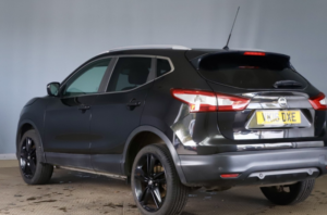 2016 Nissan Qashqai 1.6 Dci Tekna in Black — image 6