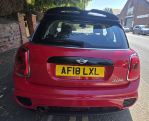 2018 MINI Hatch 1.5 Cooper 3-Door Hatch in Red — image 6