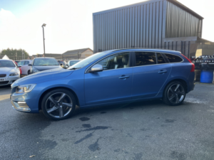 2015 Volvo V60 2.0 R-Design D4 (181hp) in Blue — image 6