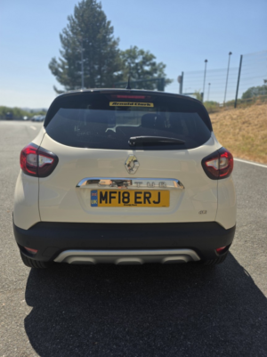 2018 Renault Captur 1.5 Dynamique S Nav Dci 90 in White — image 6
