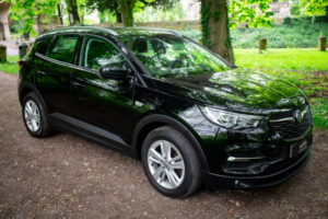 2019 Vauxhall Grandland X 1.5 Turbo D Blueinjection Se in Black — image 6