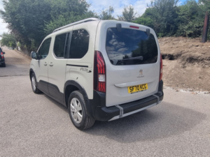 2021 Peugeot Rifter 1.2 Puretech in Beige — image 6