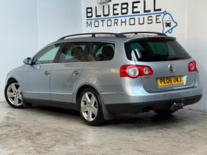 2008 Volkswagen Passat 2.0 Tdi Sport Euro 4 5dr in Blue — image 4