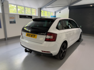 2015 Skoda Rapid Spaceback 1.6 Tdi Se Sport in White — image 6