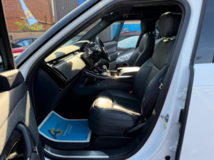 2023 Land Rover Range Rover Sport 3.0 D300 Mhev Dynamic Se Auto 4WD Euro 6 (s/s) 5dr in White — image 4