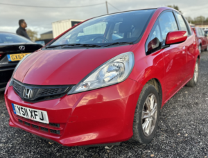 2011 Honda Jazz 1.4 I-Vtec Es in Red — image 3